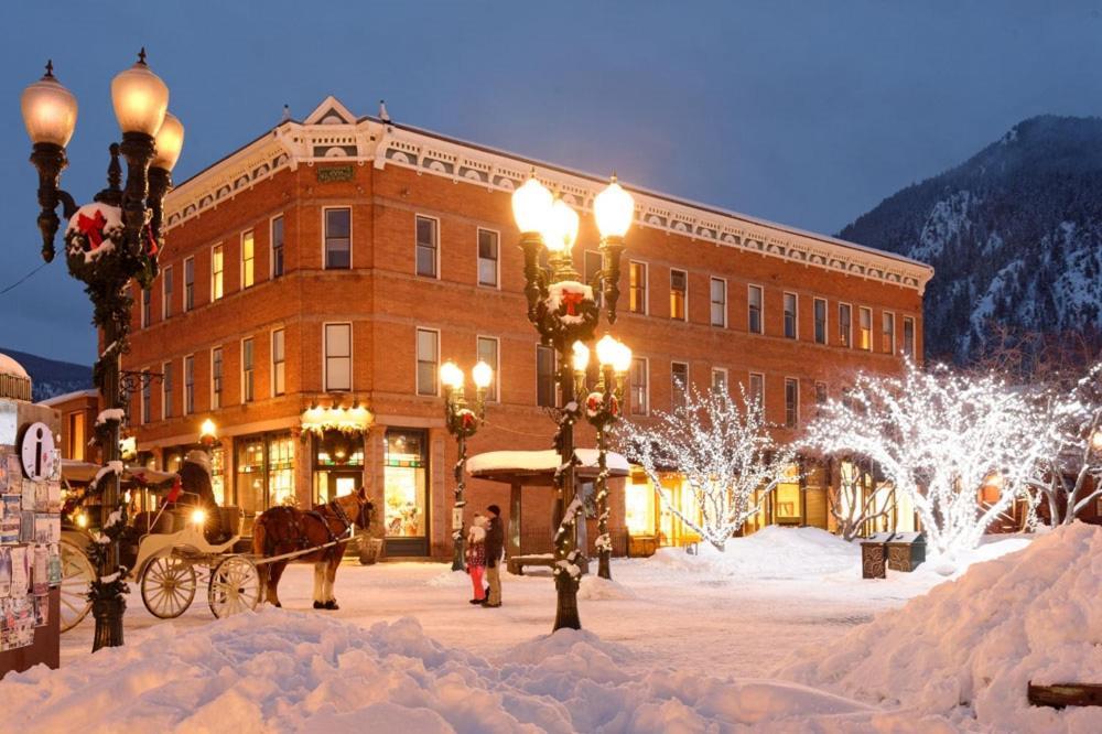 Independence Square 213, Spacious Hotel Room With 2 Queen Beds, Wet Bar, And Sitting Area Aspen Esterno foto