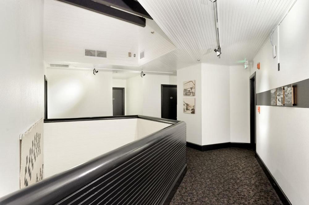 Independence Square 213, Spacious Hotel Room With 2 Queen Beds, Wet Bar, And Sitting Area Aspen Esterno foto
